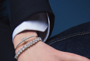 Tren Stacking & Layering: Cara Memadukan Model Gelang Terbaru untuk Tampilan Chic 